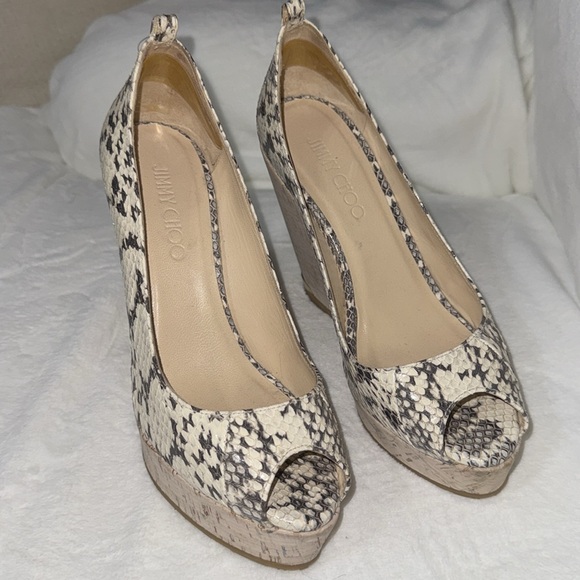 JIMMY CHOO Snakeskin Gray & Ivory Leather Peep Toe Cork Heels 7.5 (Sz 38) - Picture 13 of 17
